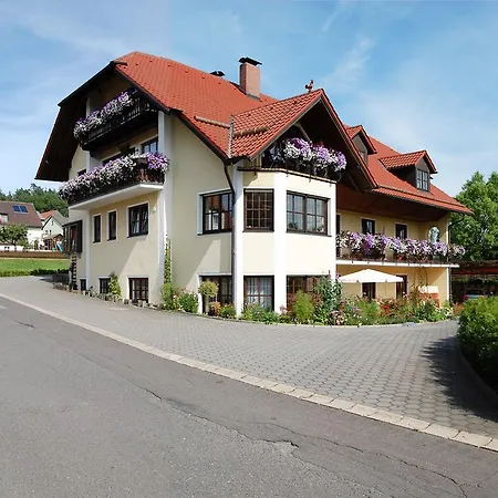 Апартаменты Gaestehaus Am Sonnenhang Erbendorf